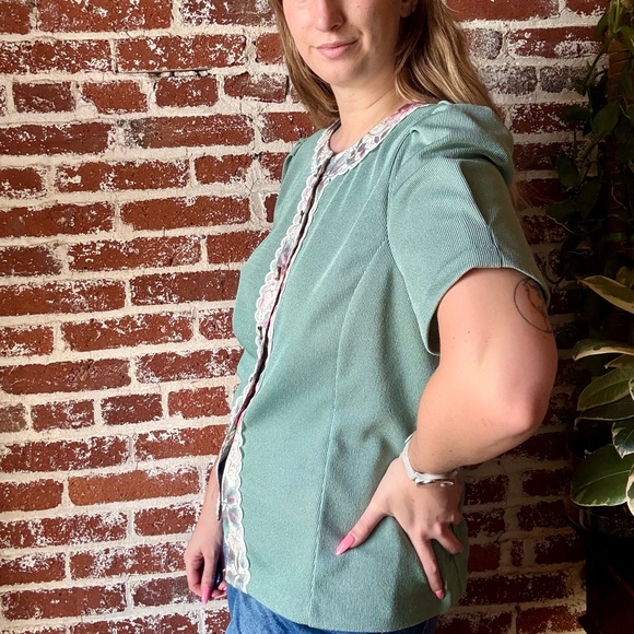 80s Vintage Good Times Sage Green Preppy Floral Button Down Blouse - Picture 3 of 8